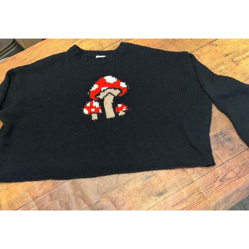 Sz‎ 2x - Cropped Mushroom Sweater